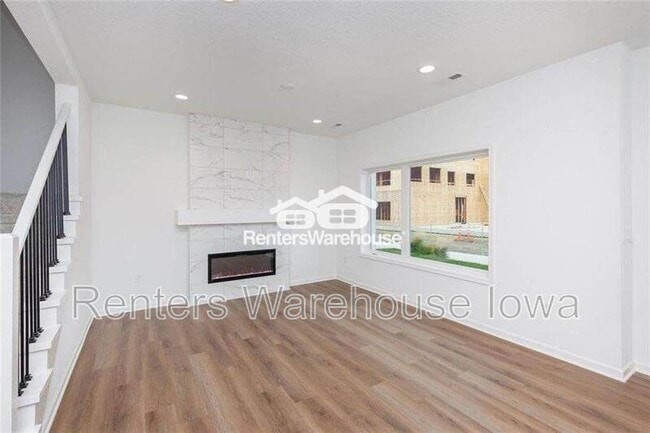 Building Photo - 443 SW 12th St