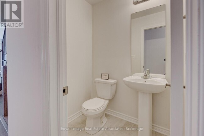 Photo du bâtiment - 121 Sapphire Wy