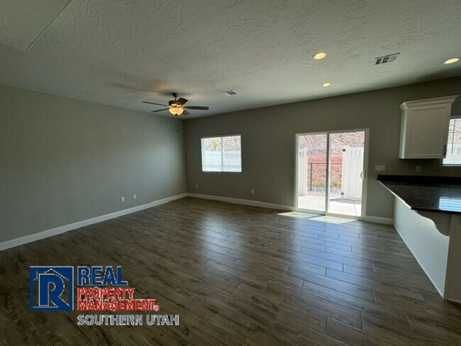 Building Photo - 1042 S 1450 E