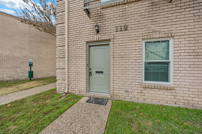 Building Photo - 112 Ruelle Ln San Antonio TX 78209