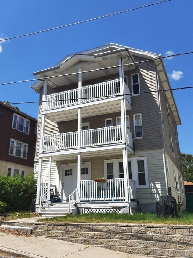 Building Photo - 311 Ward St