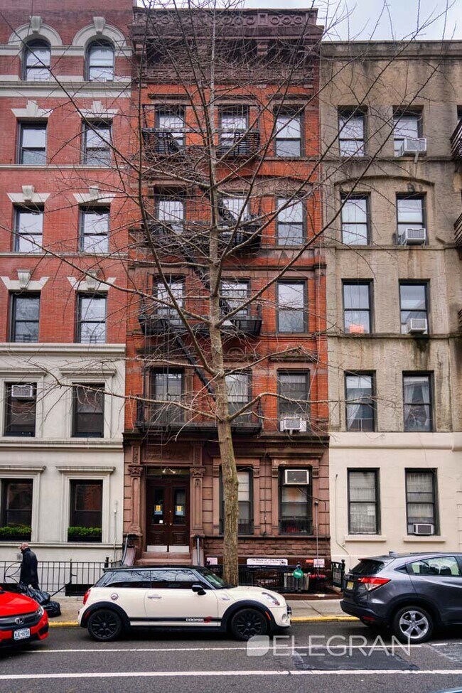 Building Photo - 122 E 91st St
