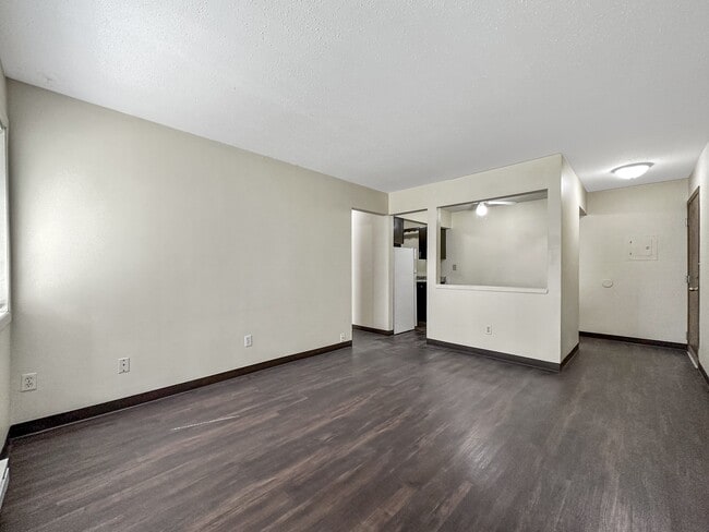 Building Photo - Watrous Apartments