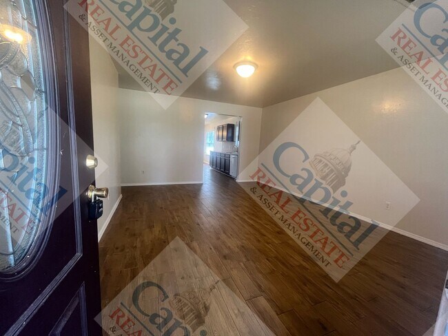 Foto del edificio - Beautiful 4 Bedroom