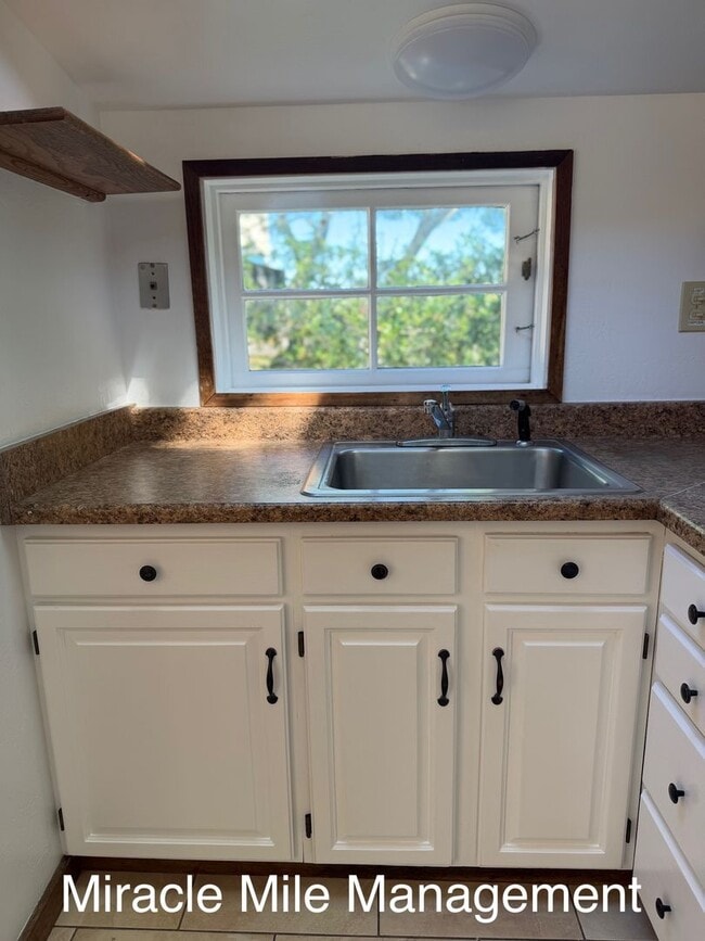 Building Photo - Charming Private Cottage in San Anselmo