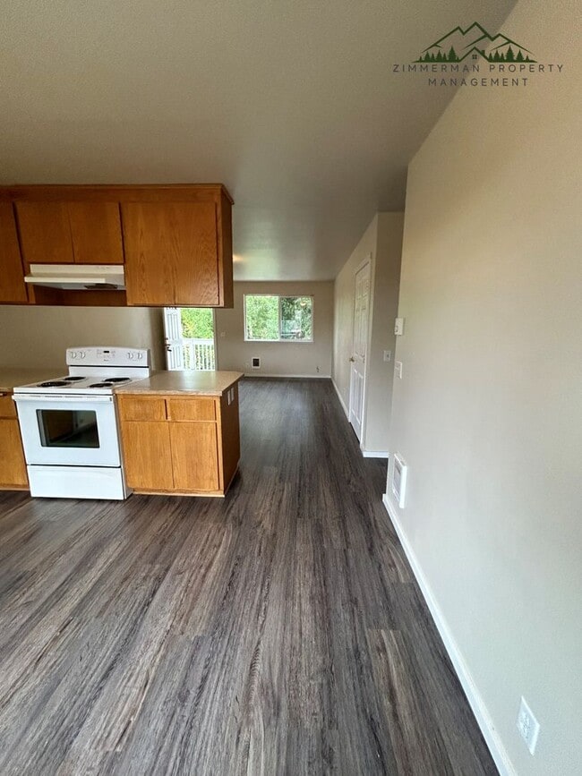 Building Photo - 427 S 58th St