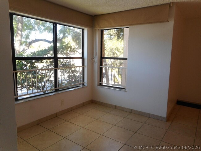 Building Photo - 2900 S University Dr