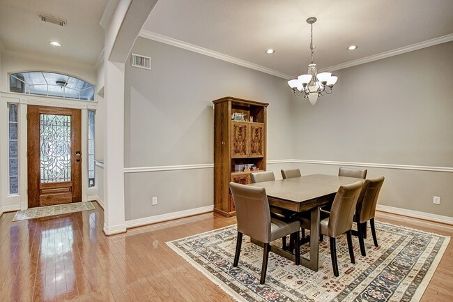 Building Photo - 5441 Fairdale Ln
