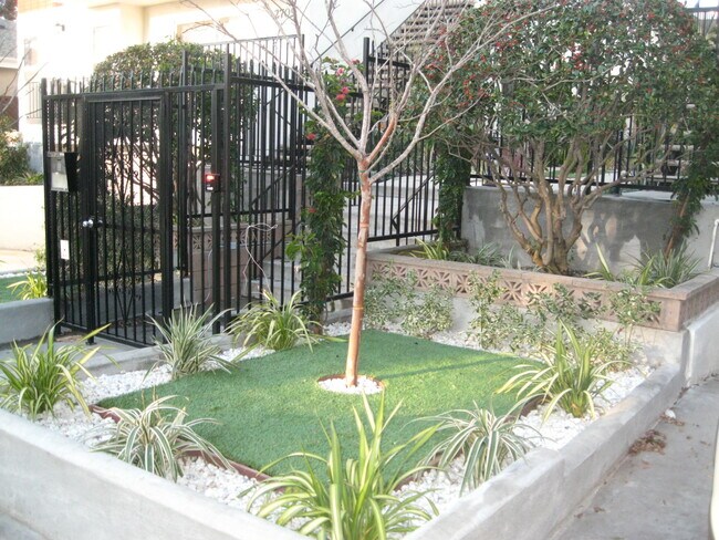 Foto del edificio - 2711 4th St
