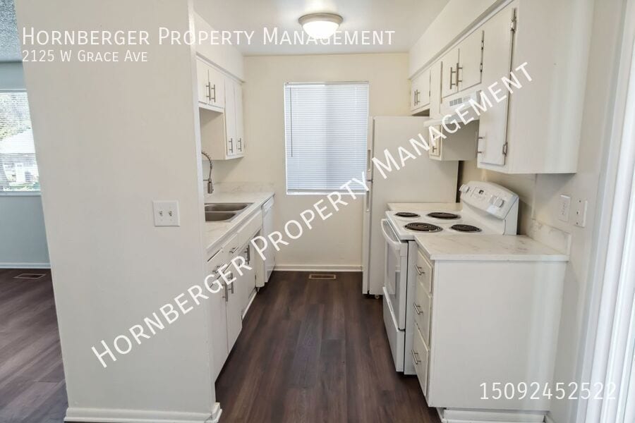 Primary Photo - 2125 W Grace Ave