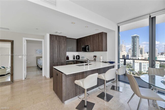 Building Photo - 2 br, 2.5 bath Condo - 68 SE 6th St Apt 1611