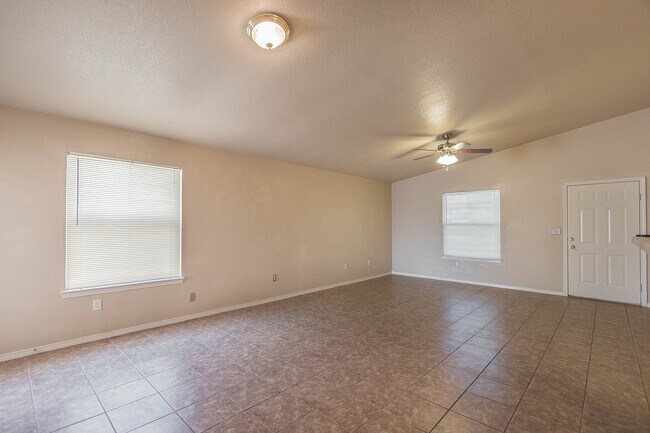 Foto del edificio - 3 bedroom 2 bath home in Northeast El Paso (nearby Fort Bliss)