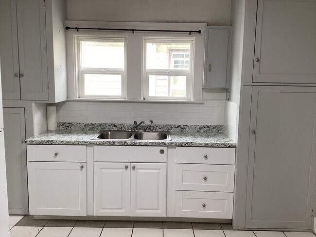 Foto del edificio - Charming Marysville Home with Bonus Space & Fenced Yard!
