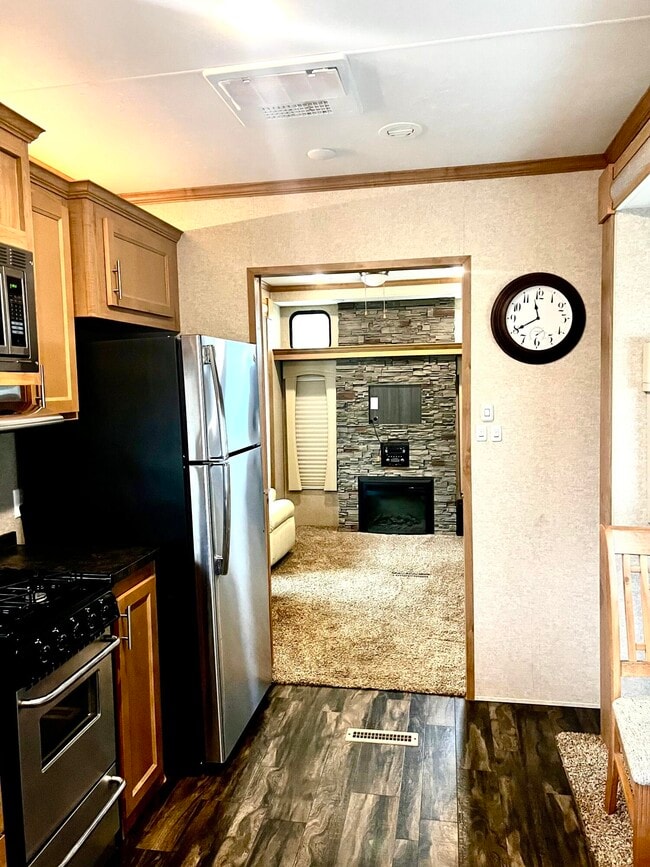 Building Photo - 3830 NE Indian River Dr