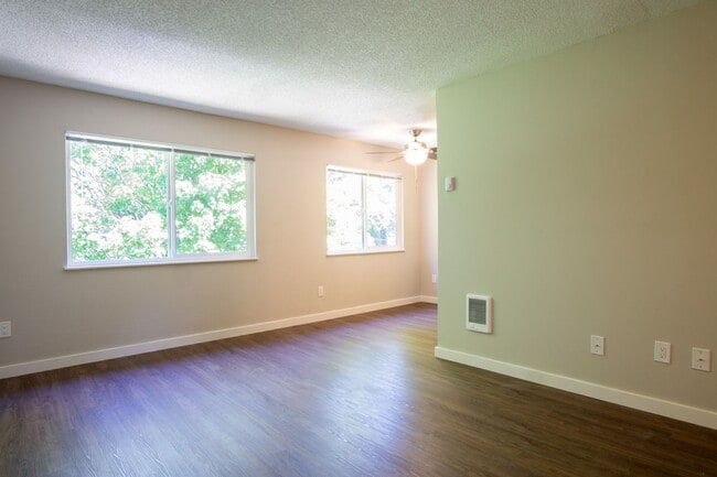 Photo - Inner East Side Updated 1Bdr w/Dishwasher & Off-Street Parking! Apartment