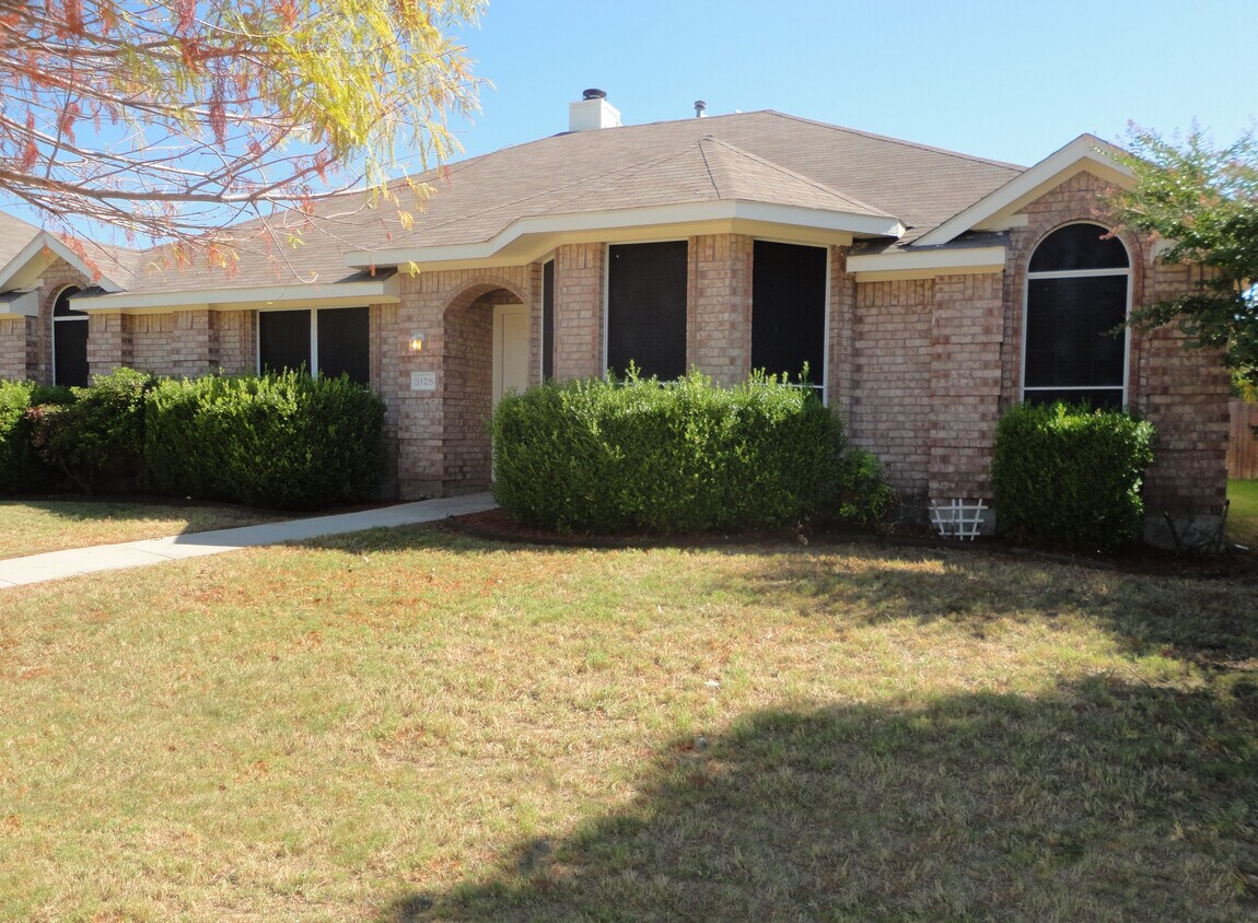 Primary Photo - 3125 Cactus Dr