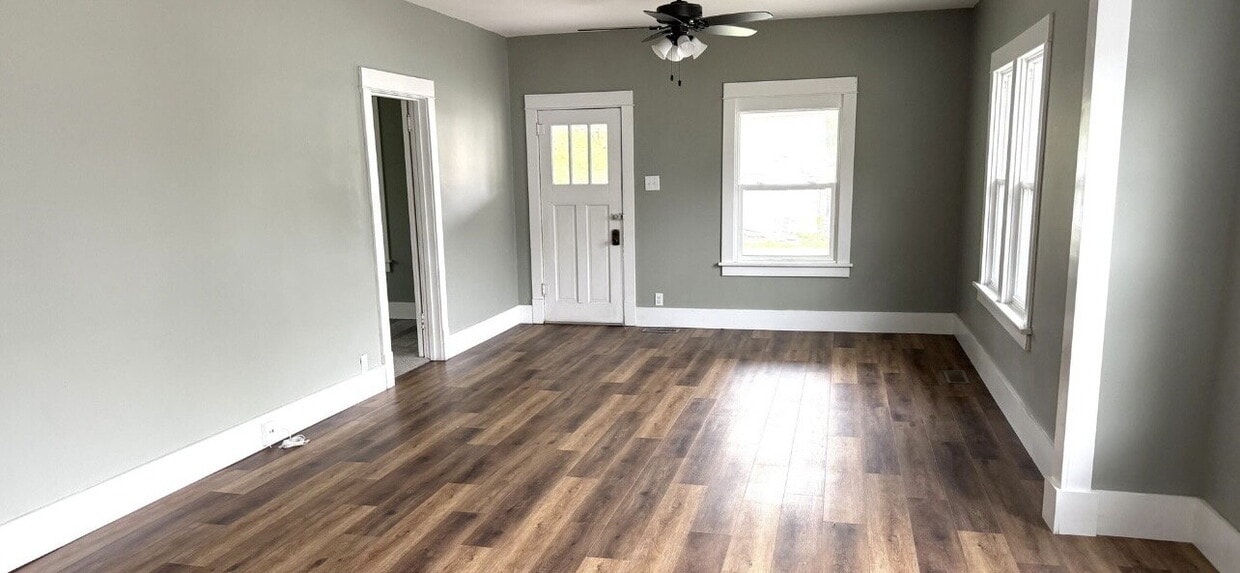 Building Photo - Beautiful bungalow style home for rent!