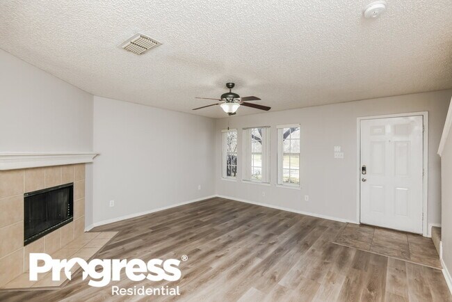 Foto del edificio - 8012 Whitney Ln