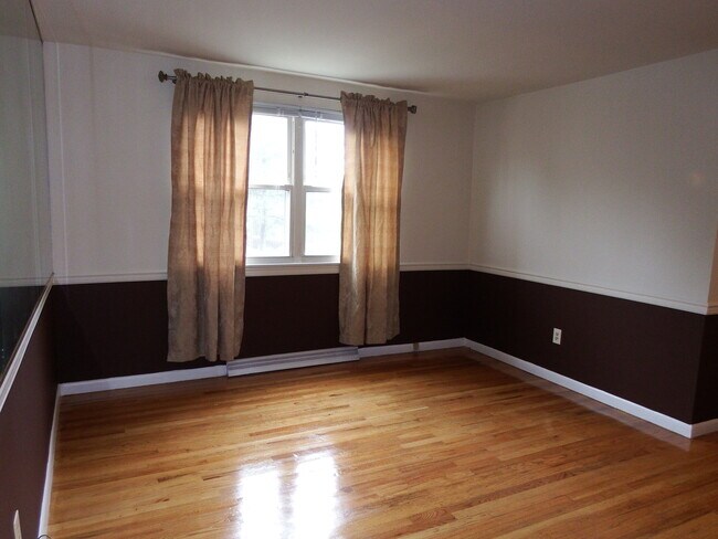 Foto del edificio - Coming Soon!  First Floor Two bedroom Condo