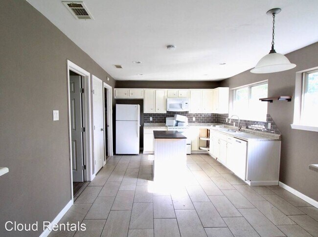 Foto del edificio - 3 br, 2 bath House - 1904 STARDUST ST