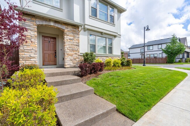 Foto del edificio - Bright & Beautiful Home in Bethany Creek Falls - 4 Bedroom/2.5 bath