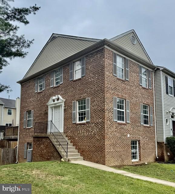 Foto del edificio - 7925 Gunston Woods Pl