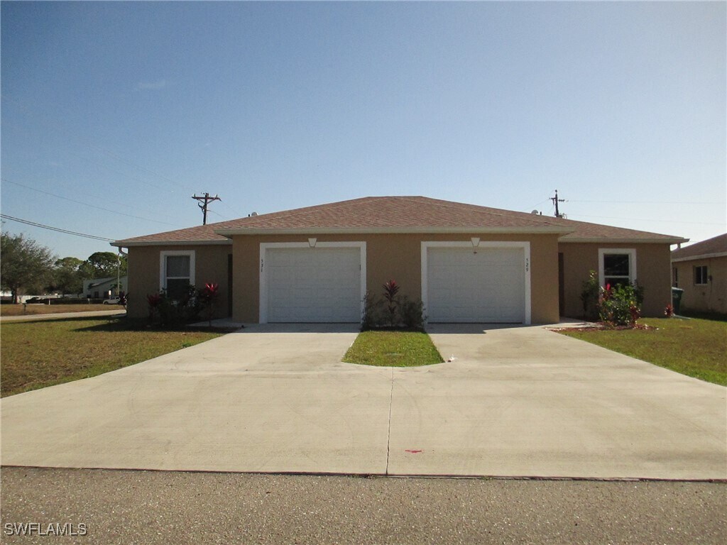 Foto principal - 529 NE 24th Pl