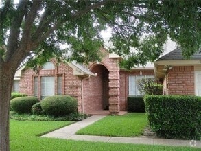 Building Photo - 2609 Classic Ct E