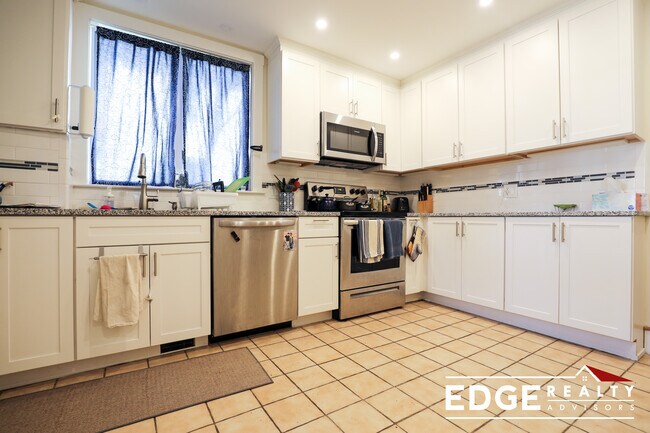Building Photo - 108 Langdon Ave