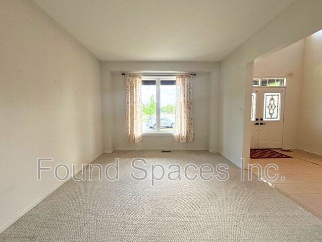 Building Photo - 12 Delrosa Way