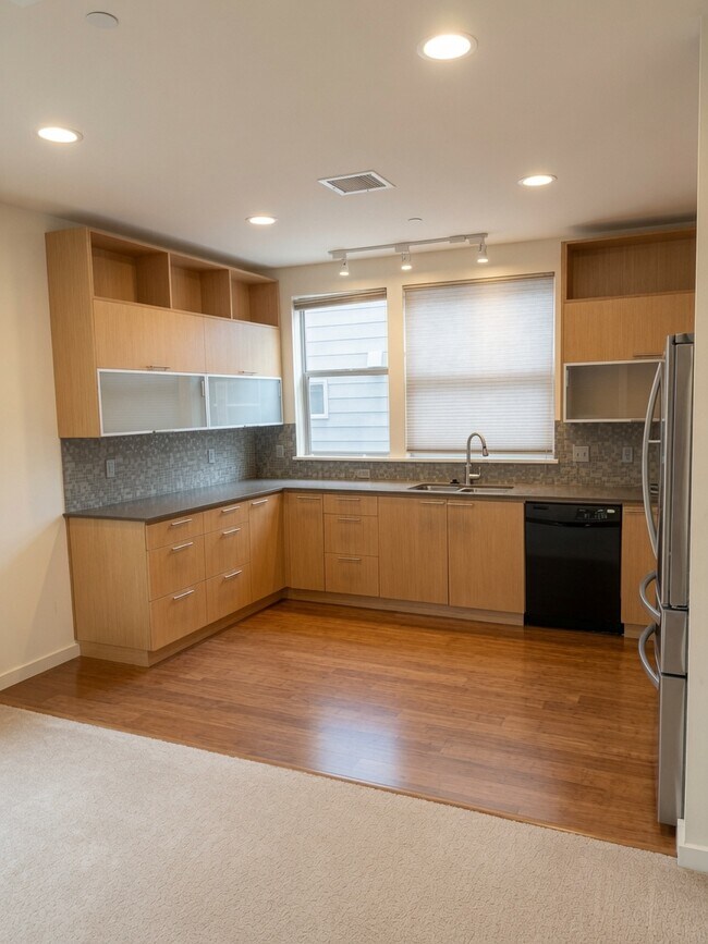 Foto del edificio - 10503 Stone Ave N