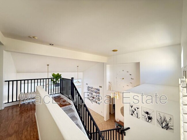 Foto del edificio - 757 W Aloe Pl