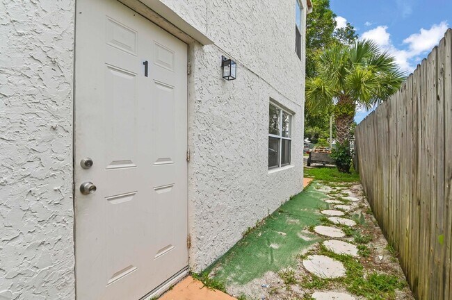 Foto del edificio - 515 Putnam Rd