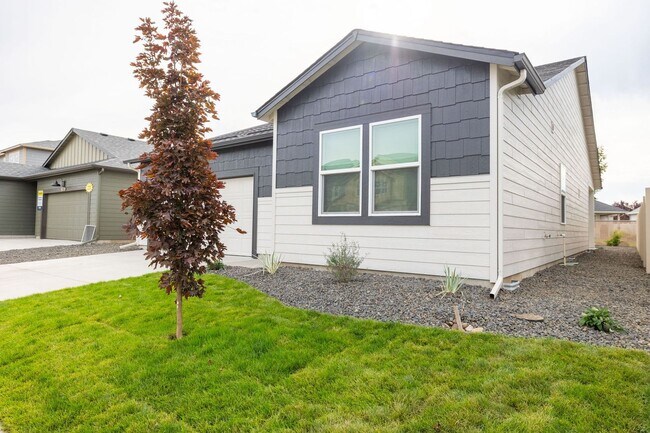 Building Photo - Modern One-Level Rancher South Spokane Valley Community - Elk Meadow Estate