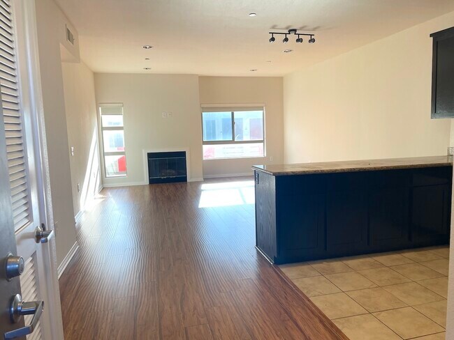 Foto del edificio - 5827 Carlton Way