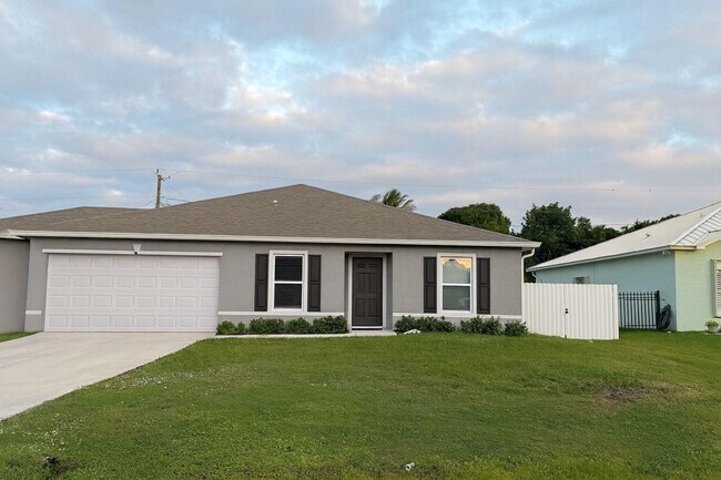 Building Photo - 2507 SE Charleston Dr