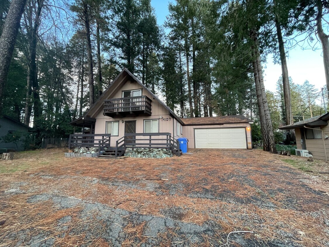 Two story 4 bedroom 2 bath home, Magalia House Rental in Magalia, CA