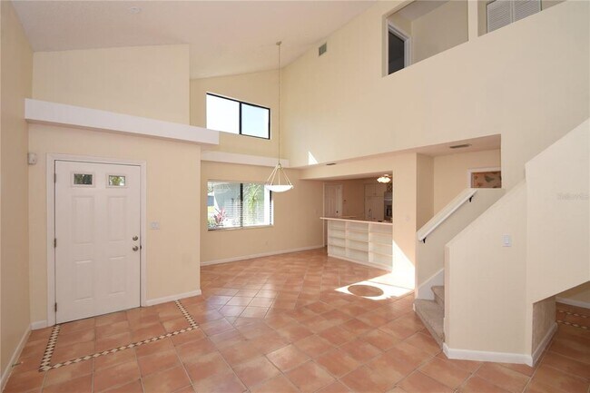 Foto del edificio - 74 Lake Forest Pl