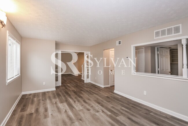 Foto del edificio - Lease today! No extra charge for contentme...