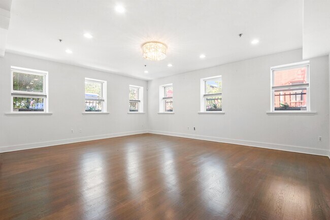 Foto del edificio - 547 Bloomfield St