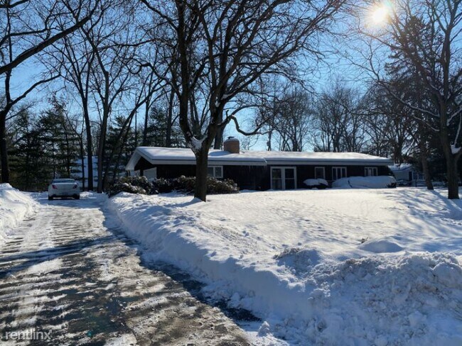 Building Photo - 3 br, 2 bath House - 4841 Far Hills Rd