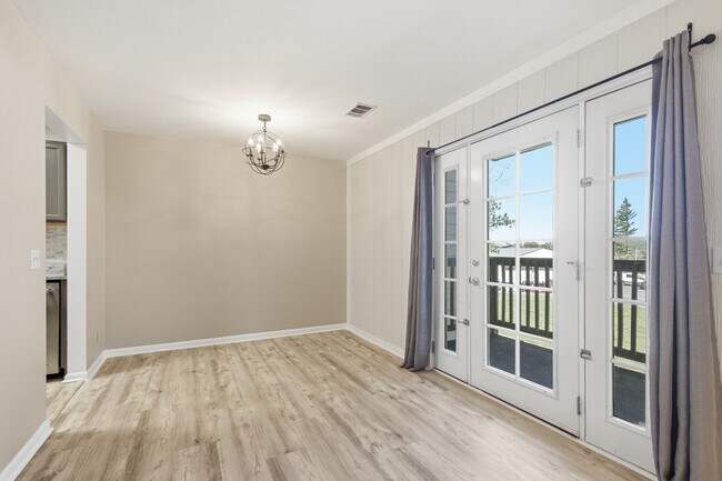 Foto del edificio - 29656 Buffalo Park Rd