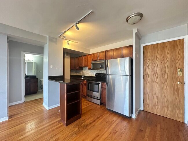 Foto del edificio - 4180 N Marine Dr