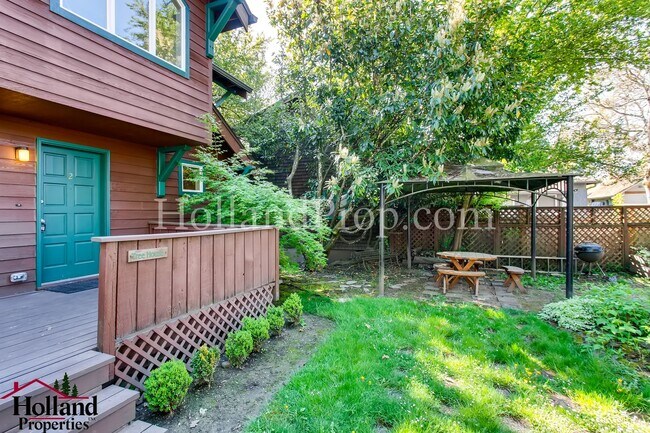 Building Photo - Wonderful 2 Bed Forest Grove Apartment Waiting For You!!!