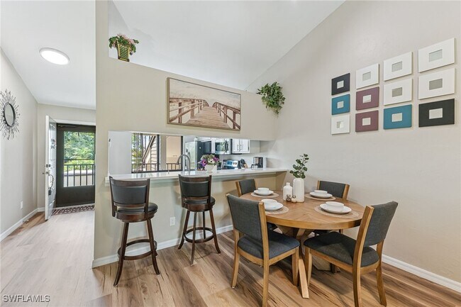 Foto del edificio - 5857 Rattlesnake Hammock Rd