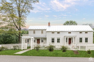 Building Photo - 404 Dranbauer Rd
