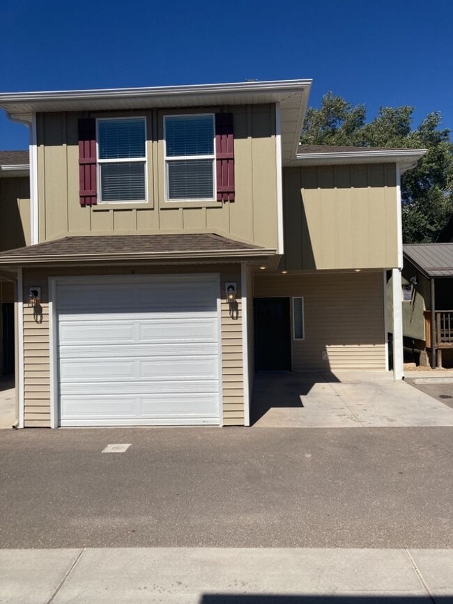 Building Photo - 457 N 400 W