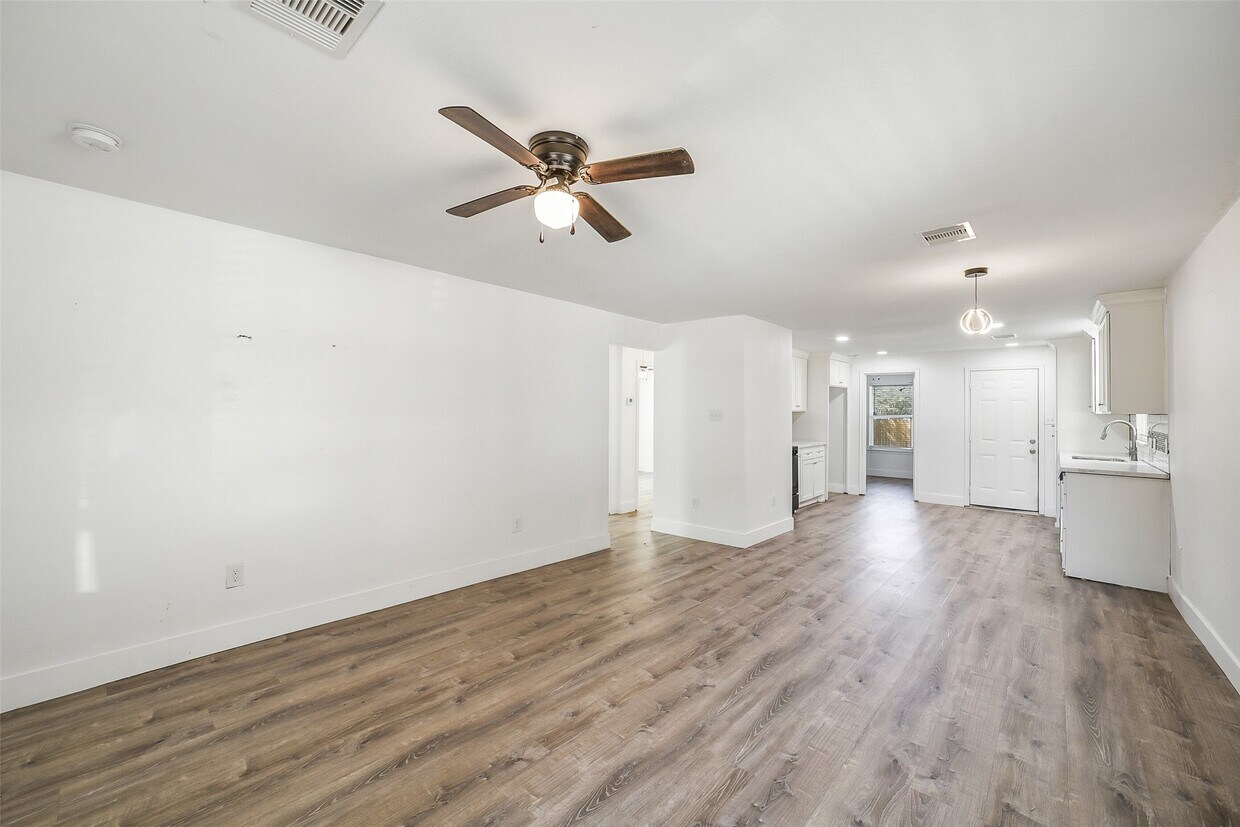 Building Photo - 307 Penick Rd