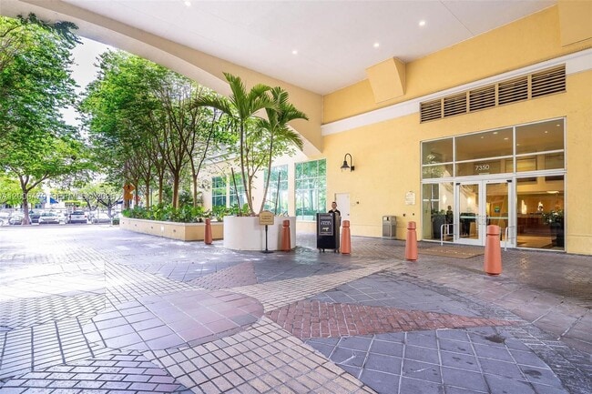 Building Photo - 7350 SW 89th St