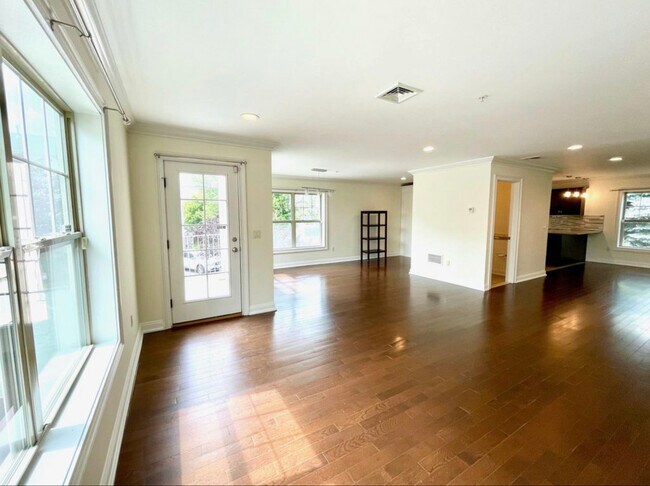 Foto del edificio - 1625 Paterson Plank Rd